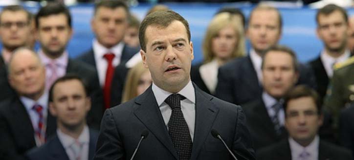 „Луди нацистистички наркомани“ – како се смени реториката на Медведев од либерална кон анти-западна?